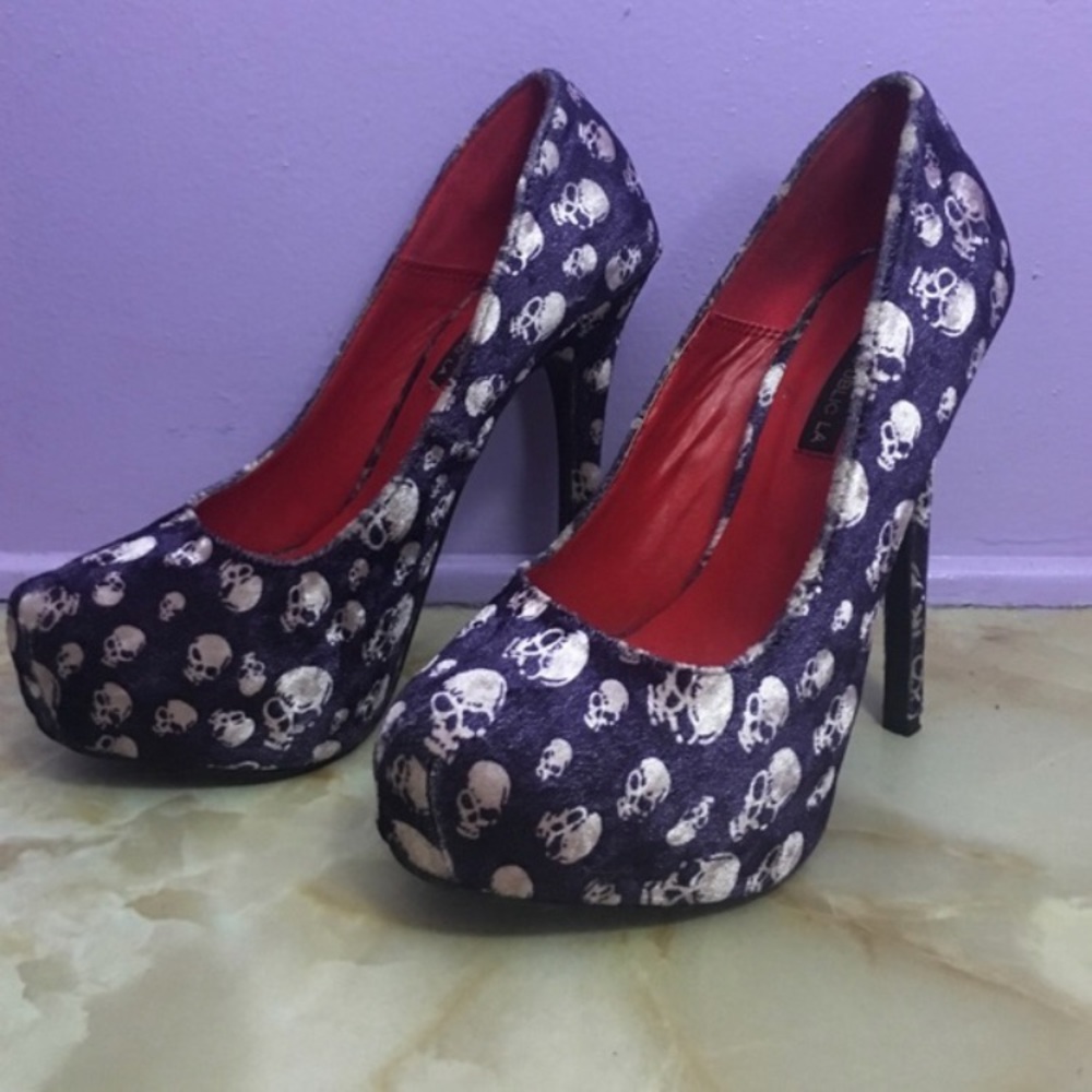 Purple skull print heels